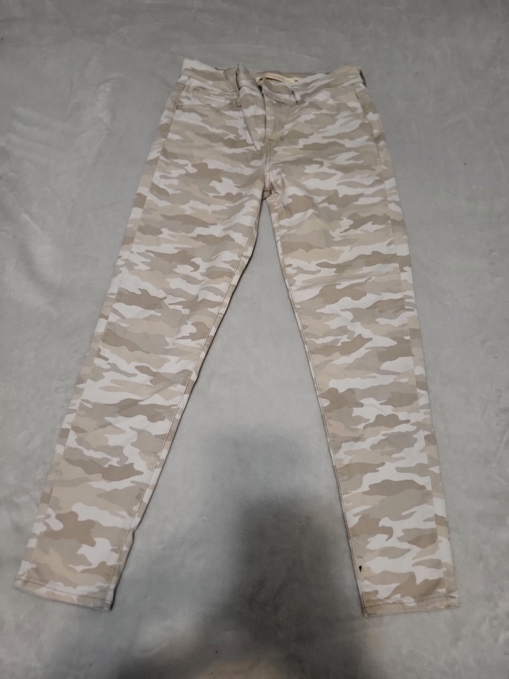 Levi's 720 High Rise Super Skinny Crop Jeans Neutral Tan Camo Size 26